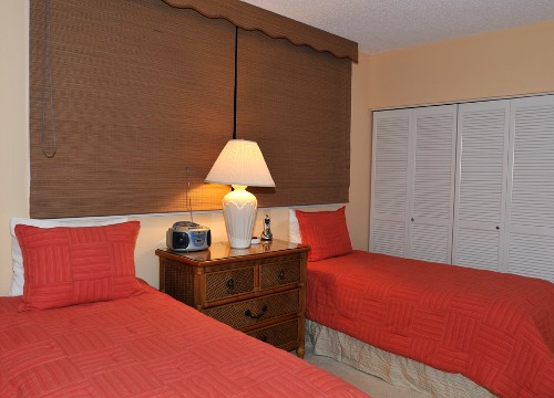guest bedroom with twin beds