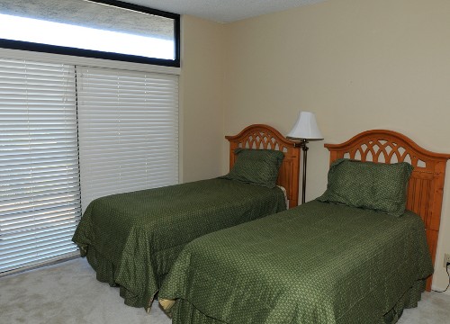 1st guest bedroom with twins