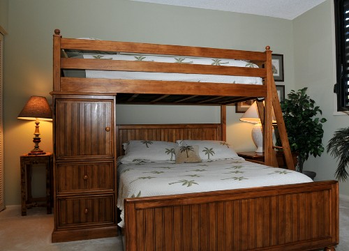 2nd bedroom with bunk beds