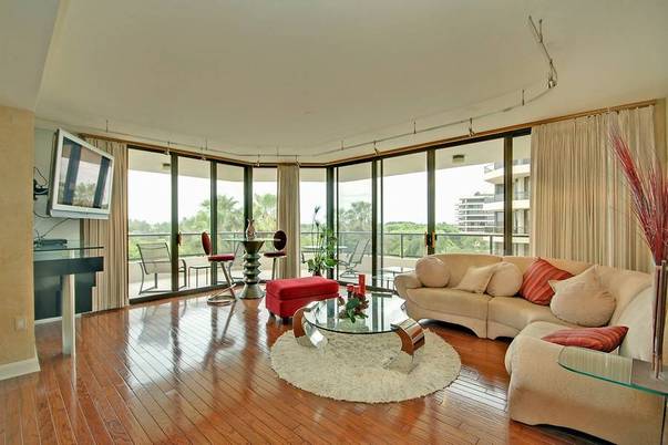 Nicely decorated Longboat Key rental