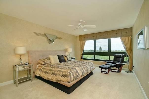 Master bedroom with queen bed