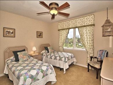 Bedroom 3 with twin beds