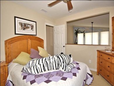 Bedroom 4 with queen bed