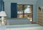 Twin bedroom