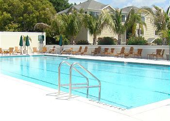 Longboat rental with community pool Longboat rental with community pool